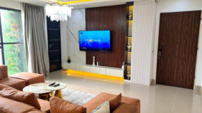 Jay's Luxury Condo